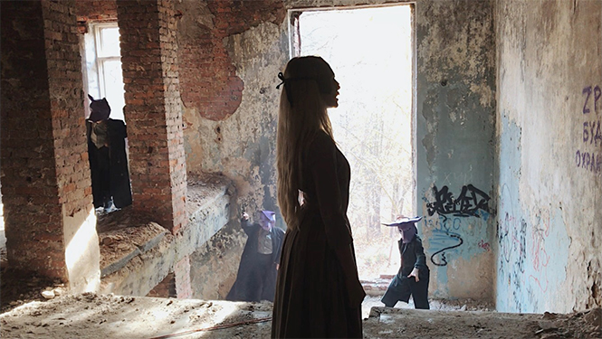 Music Video: POLYNA - Complicated (Dark Edition) | via Virtuogenix.Online