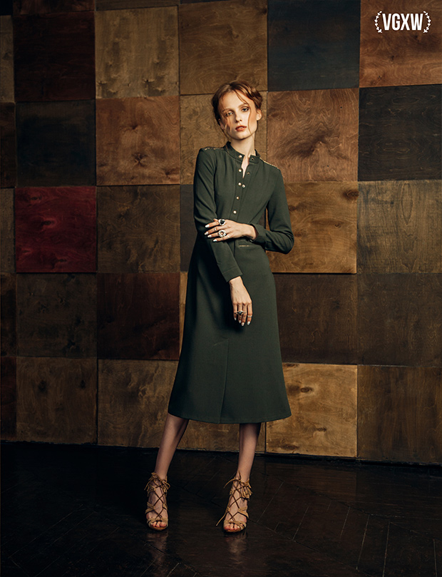 VGXW Magazine Style Editorial: La bibliotheque by Valerie Semenchukova | via Virtuogenix.Online