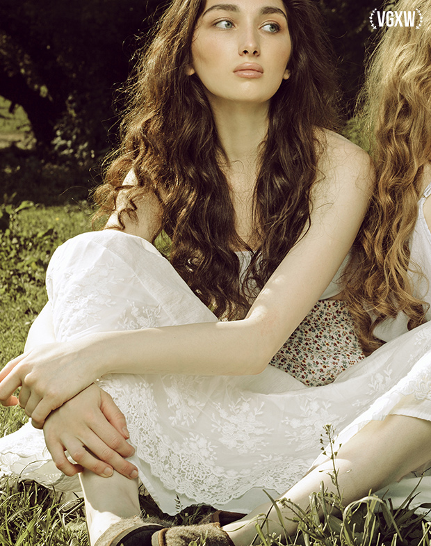 VGXW Magazine Fine Art Photography Editorial: Sisters by Fasya Dzasezheva | via Virtuogenix.Online