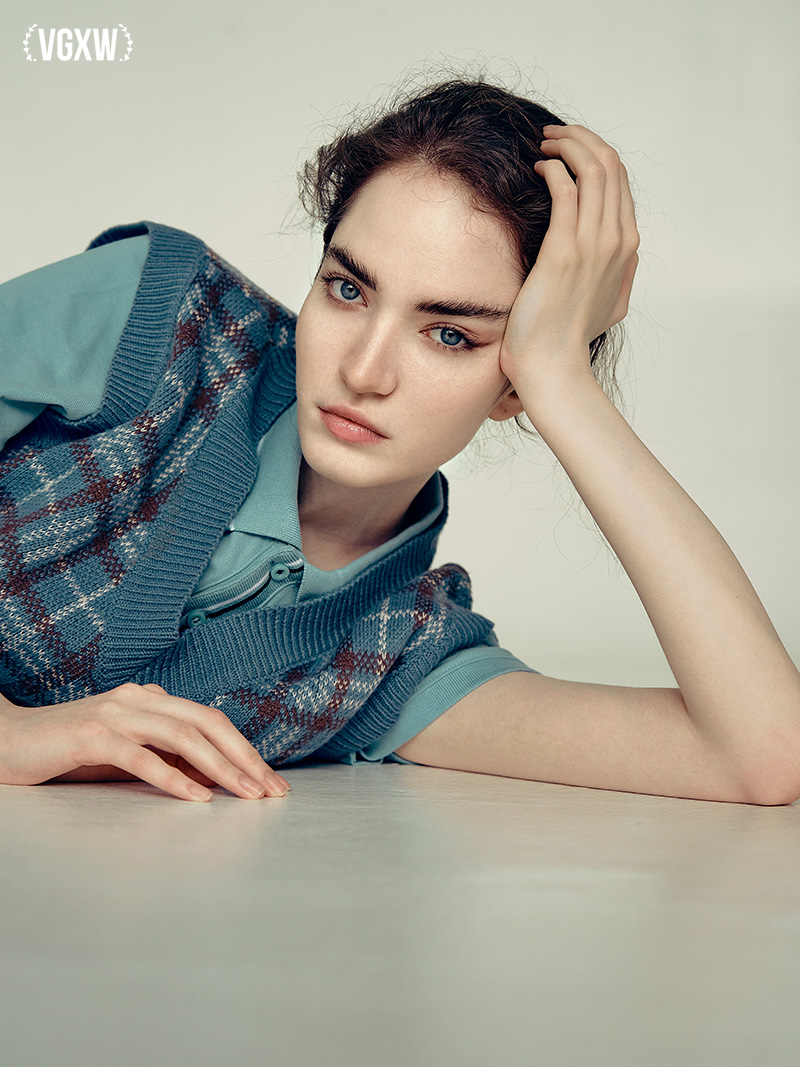 VGXW Magazine Web Editorial: Autumn Morning | via Virtuogenix.Online