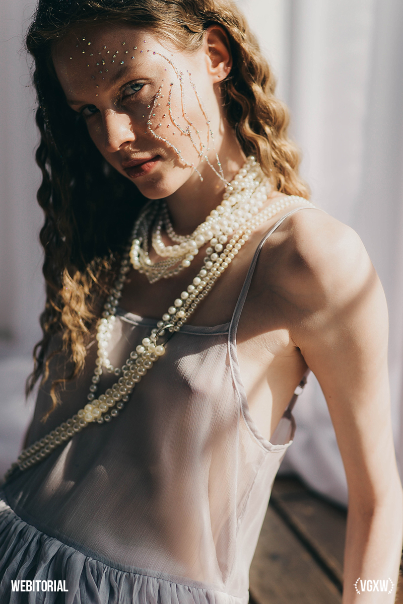 VGXW Magazine Webitorial: Elegance, Femininity, Art by Rossihin_k | via Virtuogenix.Online