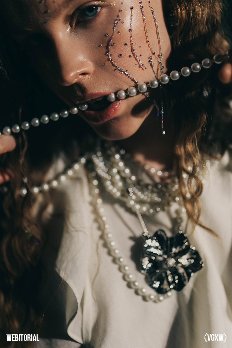 VGXW Magazine Webitorial: Elegance, Femininity, Art by Rossihin_k | via Virtuogenix.Online