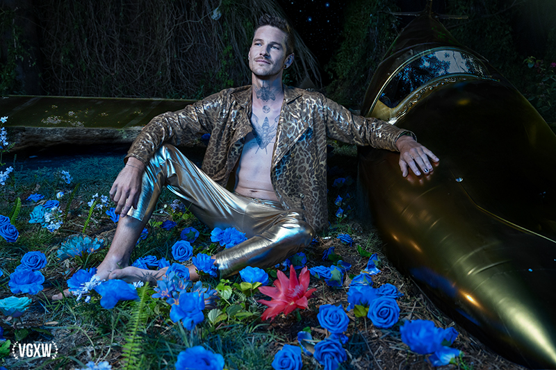 VGXW Magazine Spring 2025: Golden Plane by Gamaliel Grootenboer | via Virtuogenix.Online