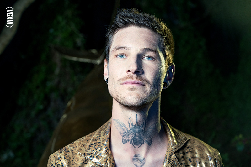 VGXW Magazine Spring 2025: Golden Plane by Gamaliel Grootenboer | via Virtuogenix.Online