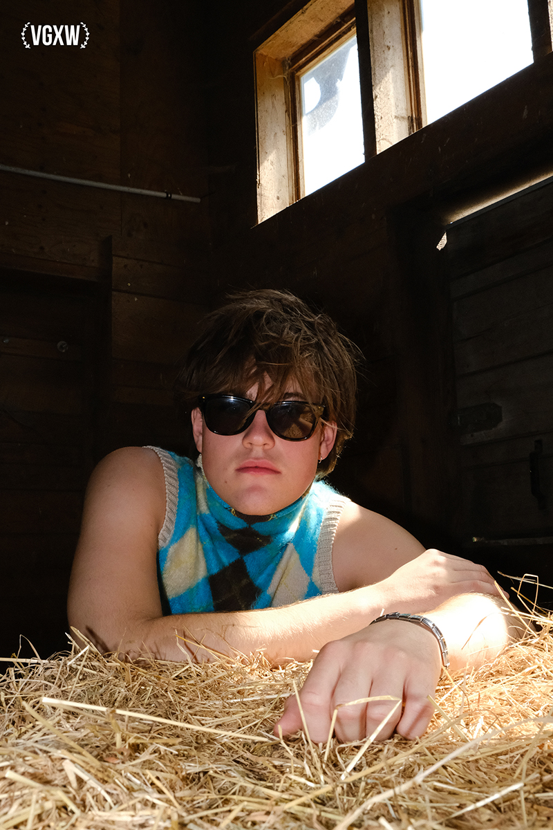 VGXW Magazine: The Sunny Side of December - A blend of style editorial and fine art photography by Viktoria Henning feat. Elsa Lotzke and Florian Kumm | via Virtuogenix.Online