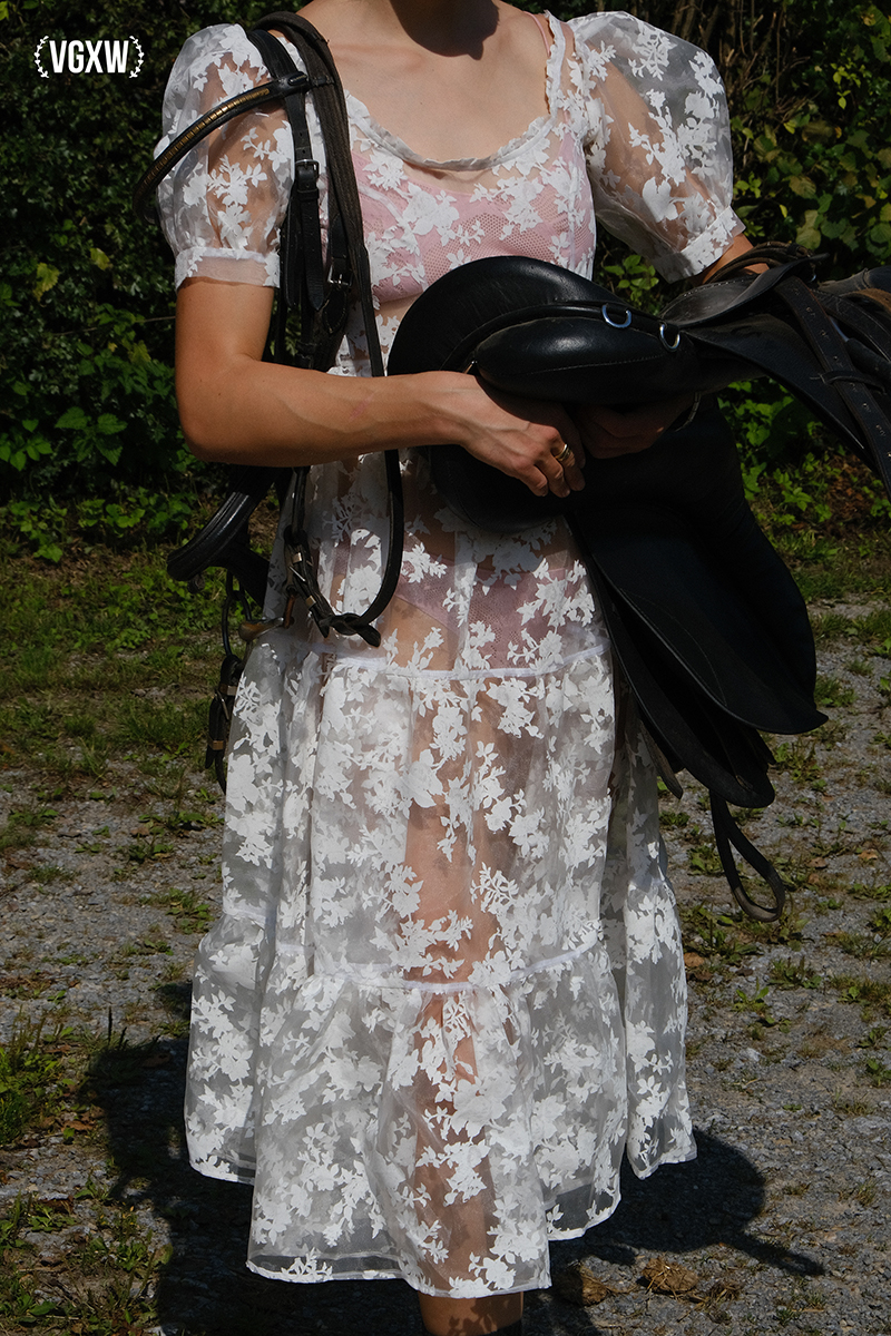 VGXW Magazine: The Sunny Side of December - A blend of style editorial and fine art photography by Viktoria Henning feat. Elsa Lotzke and Florian Kumm | via Virtuogenix.Online