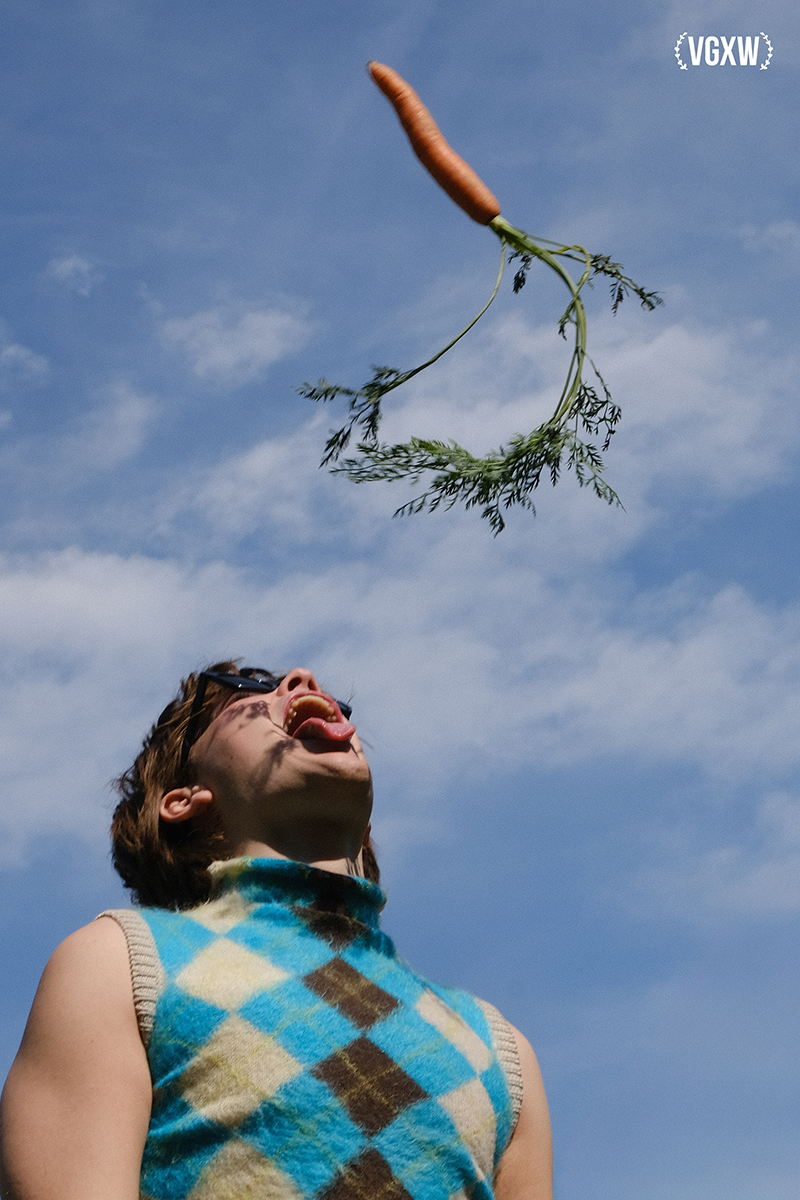 VGXW Magazine: The Sunny Side of December - A blend of style editorial and fine art photography by Viktoria Henning feat. Elsa Lotzke and Florian Kumm | via Virtuogenix.Online