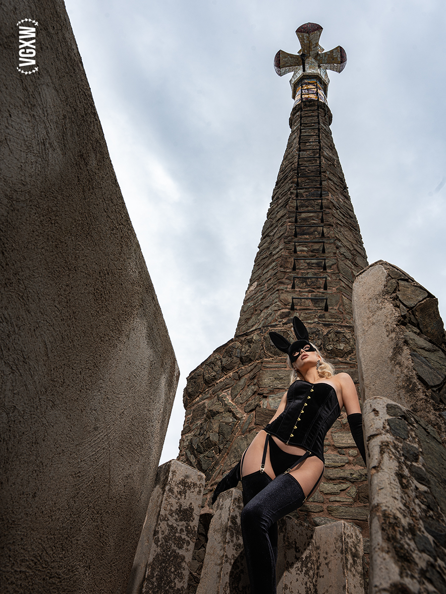 VGXW Magazine Fashion Story: The Presence | via Virtuogenix.Online